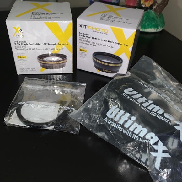 Canon camera, tripod and accessories - Picture 8 of 12